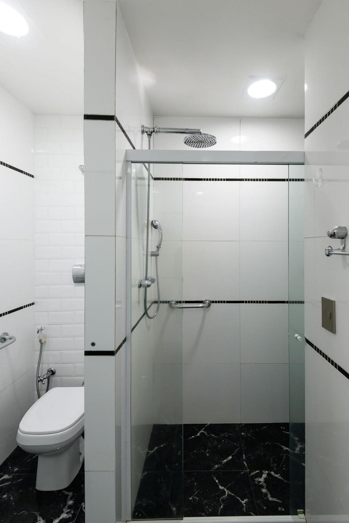 Apartamento 2qtos A 100m Da De Copacabana | Ag 35/304 *
