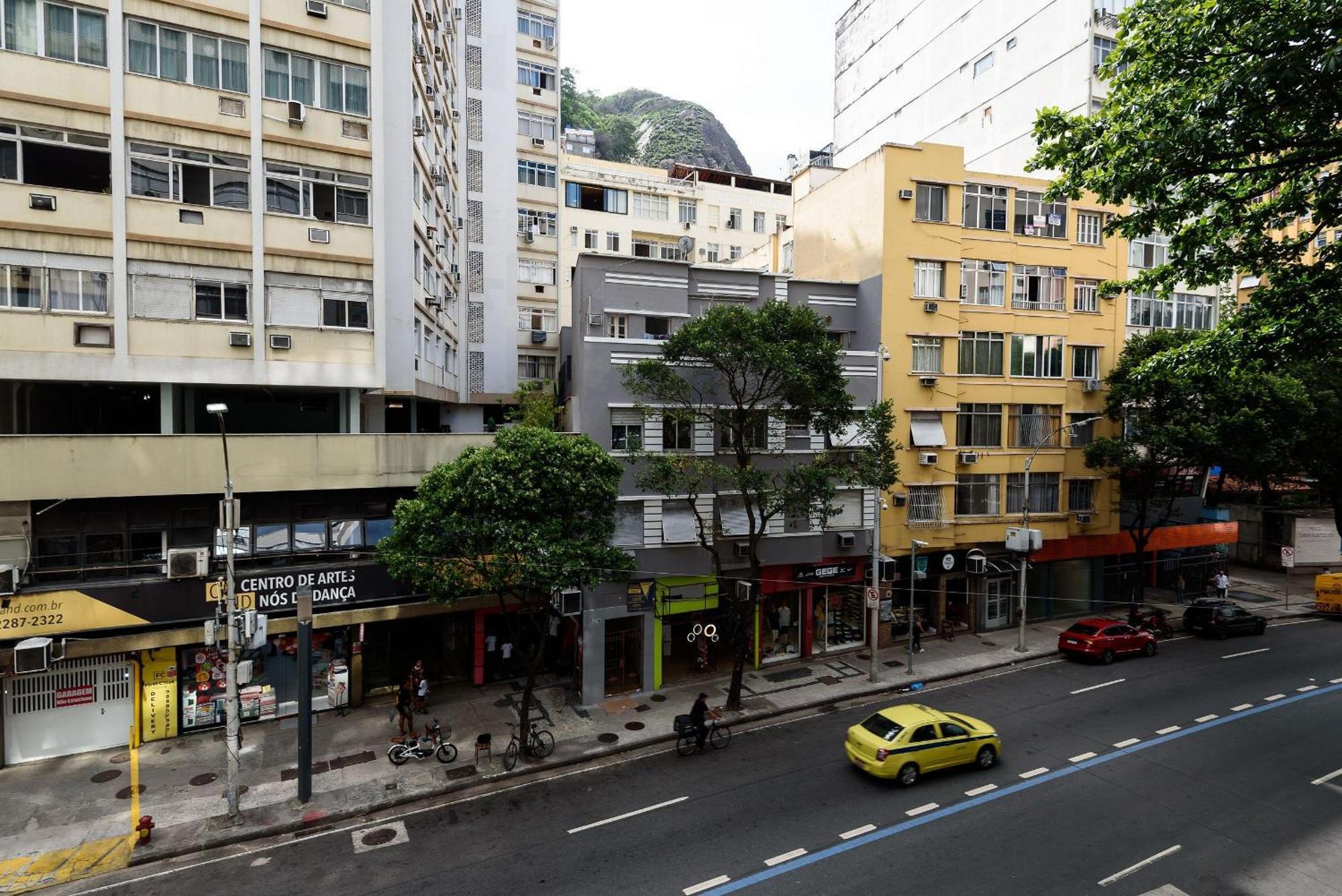 Apartamento 2qtos A 100m Da De Copacabana | Ag 35/304